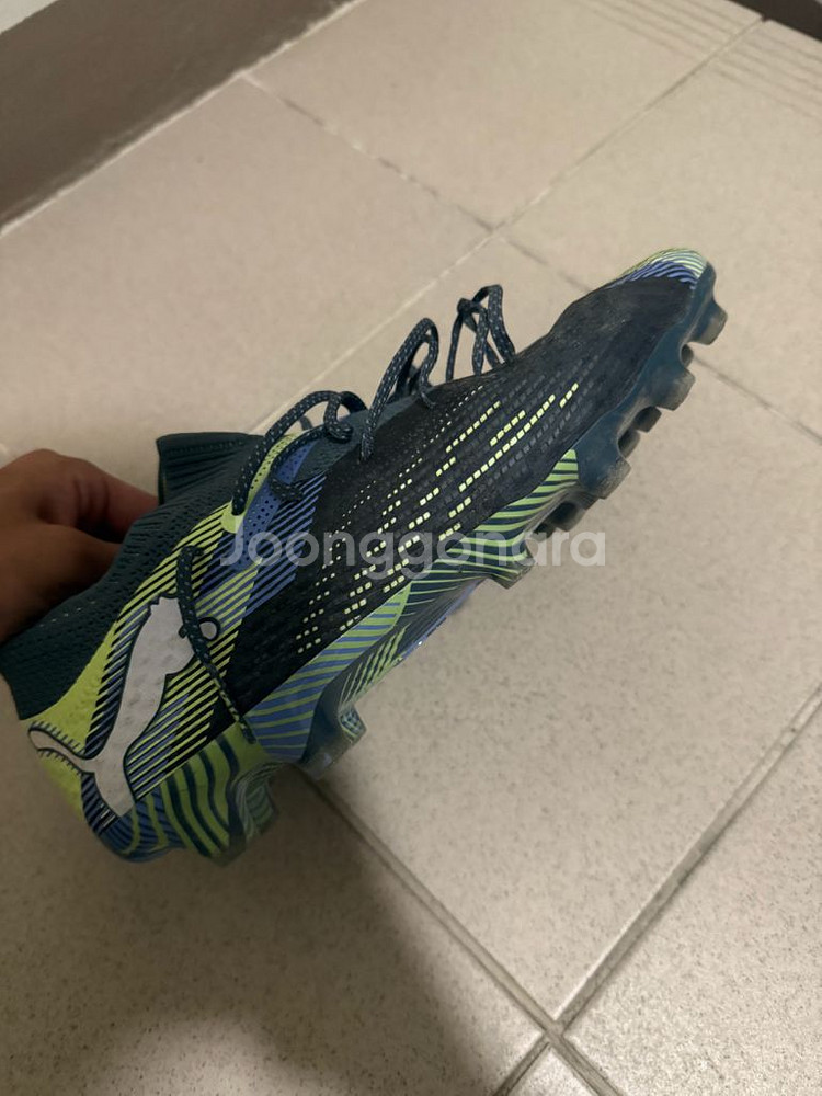 퓨마 퓨처 얼티메이트 fg/ag 265 축구화 팝니다--1