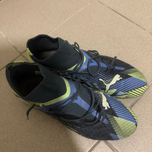 퓨마 퓨처 얼티메이트 fg/ag 265 축구화 팝니다
