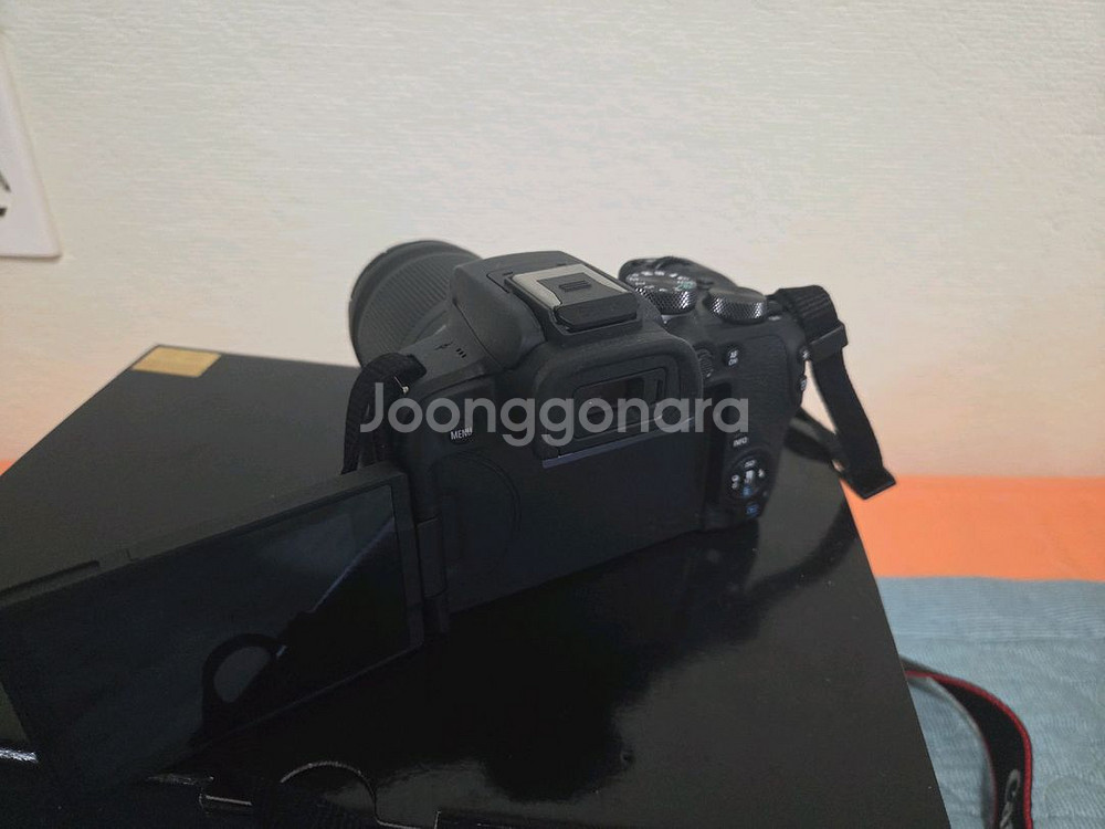EOS R10 18-150mm kit--2