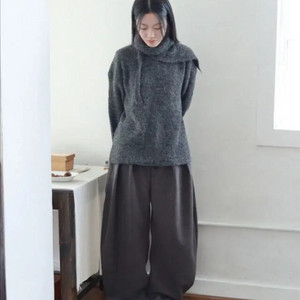 샵오묘 curved button wool pants