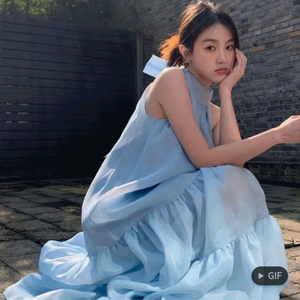 웨딩촬영용 하늘색 홀터넥 롱 드레스