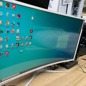 경성큐닉스 32인치 커브드 144HZ 게이밍 모니터