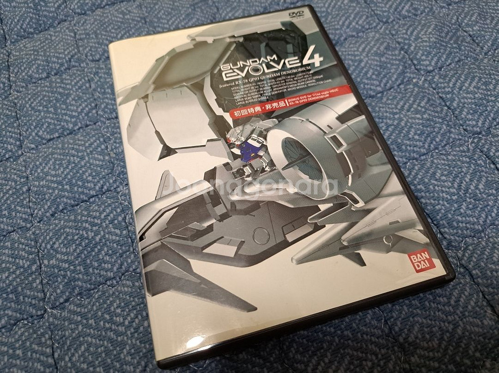 건담 이볼브4 DVD 팔아요~--0