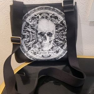 필립플레인 스컬 메신저백