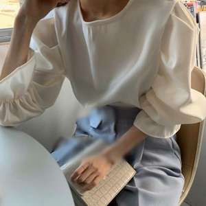 (F) 퍼프 소매 여리 블라우스 아이보리 / 블랙