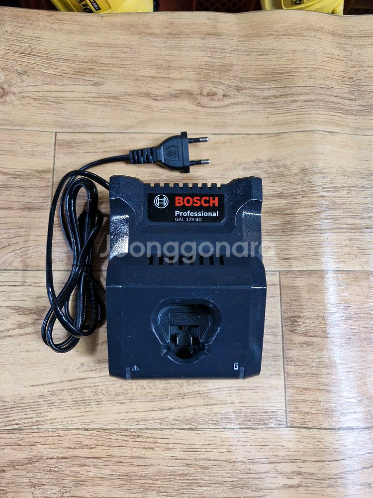 보쉬충전기GAL12V40CV정품.10.8V(12V)용--0