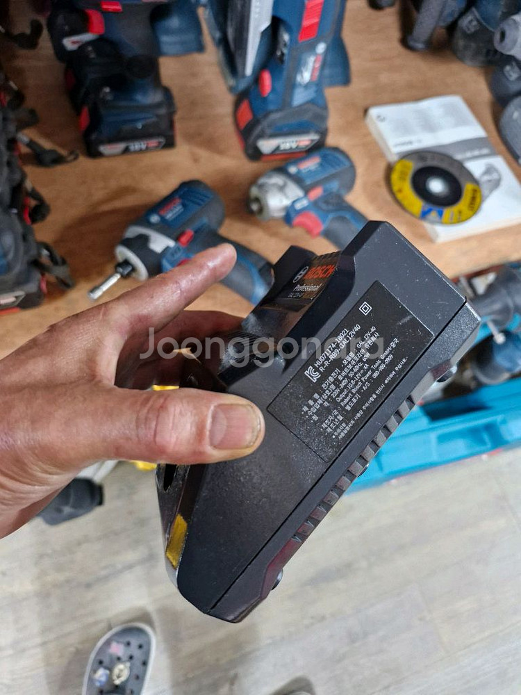 보쉬충전기GAL12V40CV정품.10.8V(12V)용--5