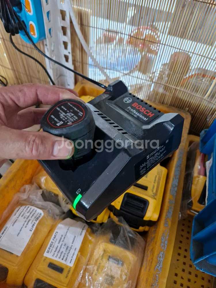 보쉬충전기GAL12V40CV정품.10.8V(12V)용--7