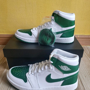 (새상품)나이키 조던1 하이 파인 그린
