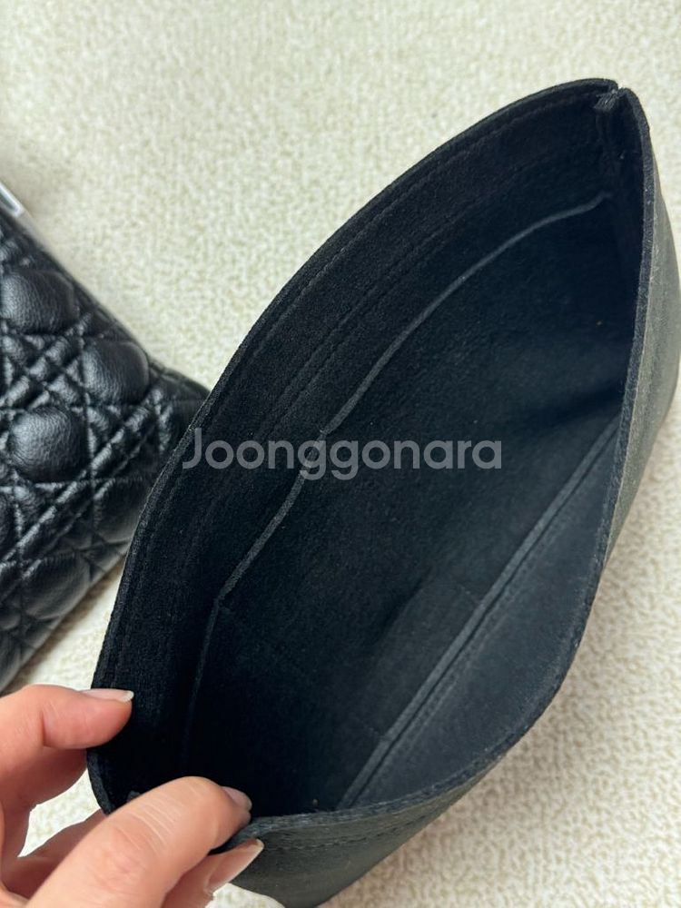 디올 카로백 블랙 라지--3