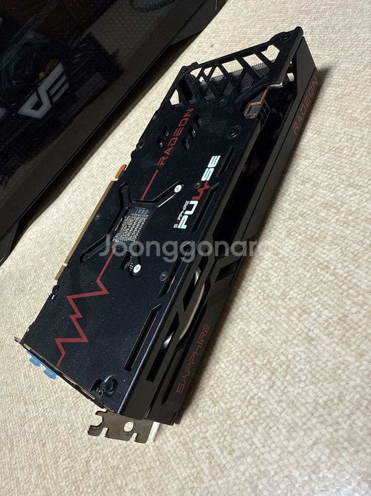 라데온 rx6650xt 사파이어 펄스 팝니다--0