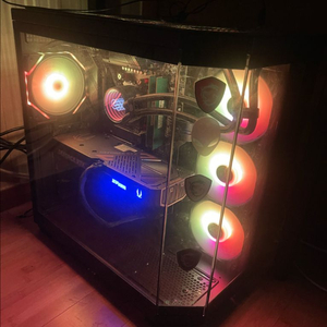 rtx5070 ryzen 78003xd aw2523hf