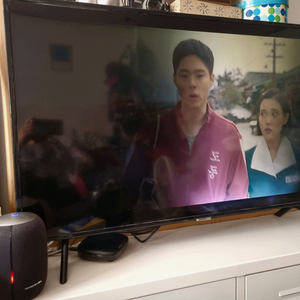 삼성 UHD 43인치 스마트 TV (백라이트 교체하면됨