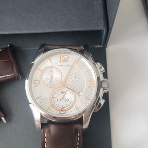 해밀턴 재즈마스터 크로노그래프 쿼츠 42mm