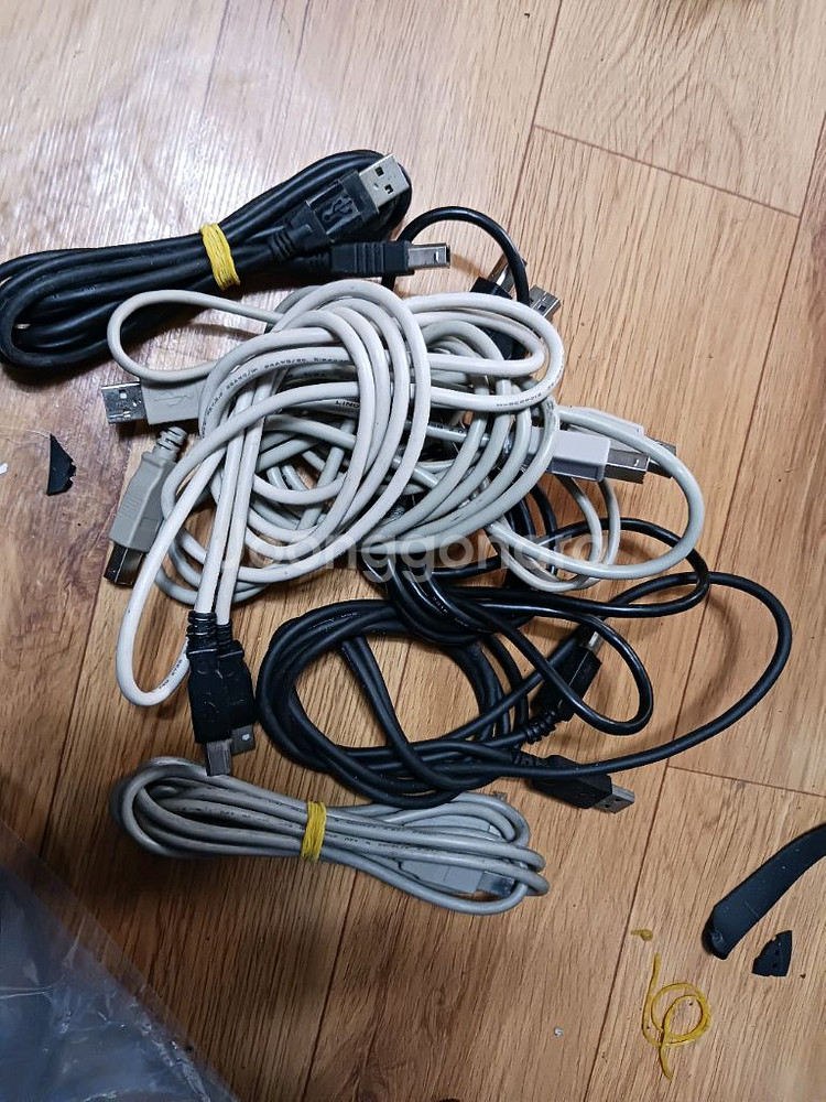 각종 컴퓨터, 핸드폰 관련 주변기기및 부품들--6