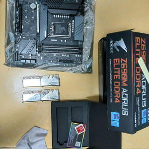 로얄3200cl14(16gx2)+z690m