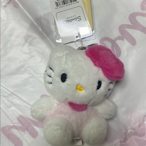 산리오) 헬로키티 뽀송 털 봉제인형키링