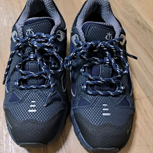 지벤안전화.245사이즈.배송비포함36000원1시간착용
