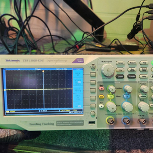 오실로스코프<106>Tektronix TBS1102B-