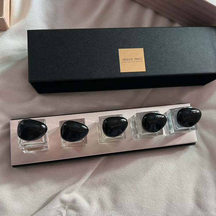 아르마니 프리베 디스커버리 미니어쳐 향수 세트 이미지