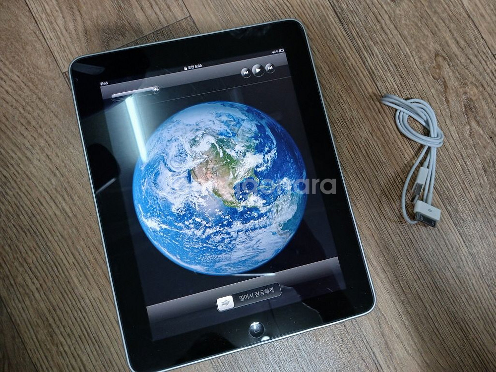 iPad A1219 태블릿 10인치 16GB 액정살짝금--4