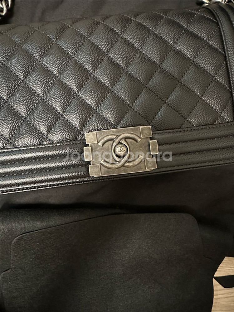 보이 샤넬백 미디움 캐비어 빈티지은장--1