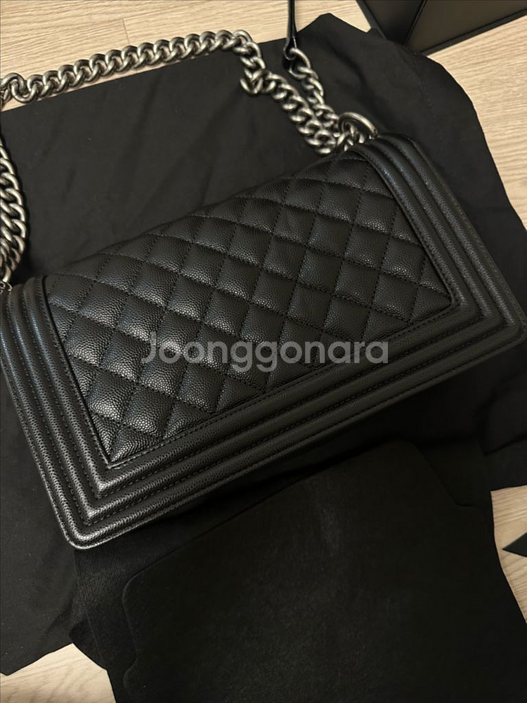 보이 샤넬백 미디움 캐비어 빈티지은장--5