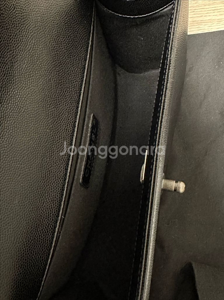 보이 샤넬백 미디움 캐비어 빈티지은장--6