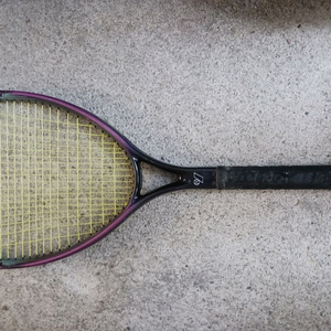 고급 테니스 라켓