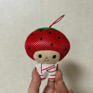 고전 딸기 키티 로봇 인혈