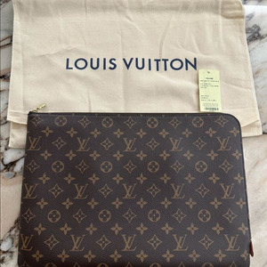 루이비통 M44498 클러치 가죽 사용감 제로! 급처