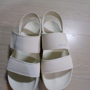 뉴발란스 샌들 260