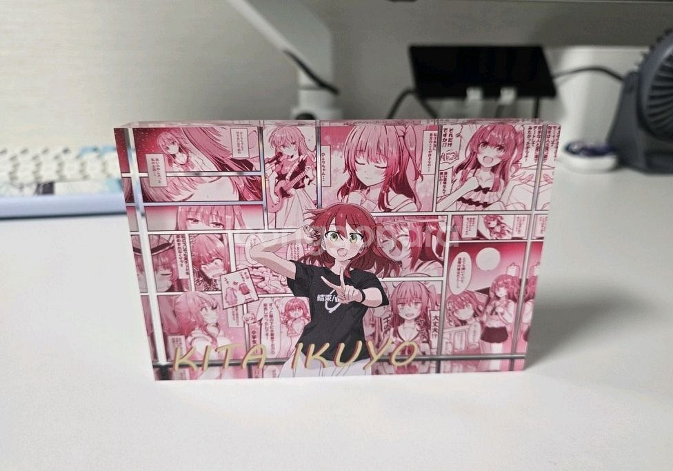 봇치더락 키타 이쿠요 아크릴 액자 팝니다(발 받침대 포--1