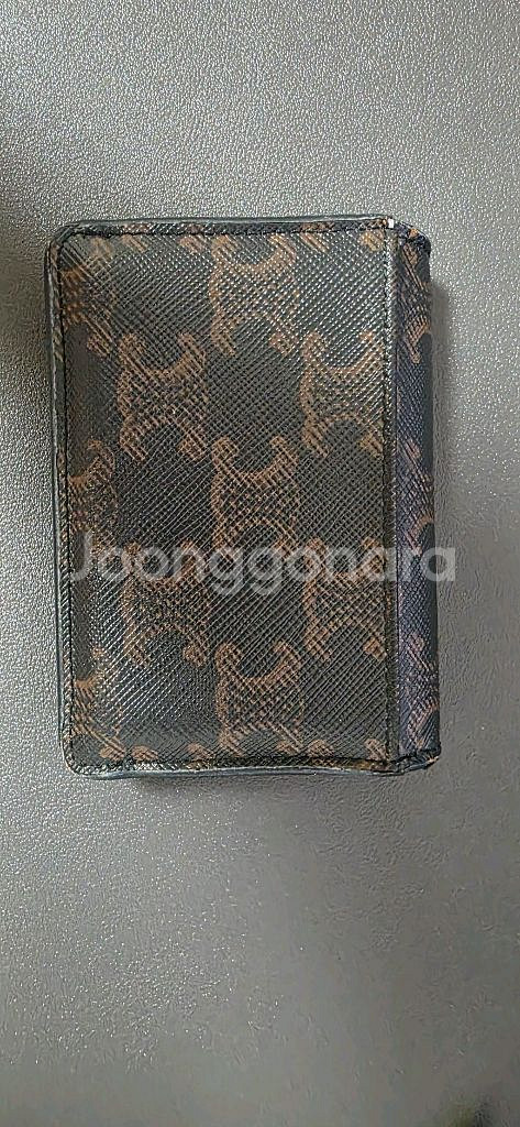 셀린느 트리오페 캔버스 플랩 카드지갑 10I582CPJ--1