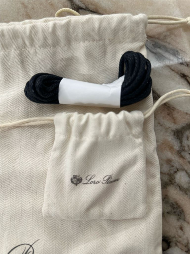 로로피아나 남성 스니커즈 41사이즈 2번신은 완전새거--4