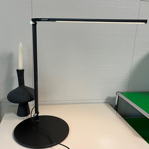 Koncept Z-Bar Solo LED 스탠드 조명