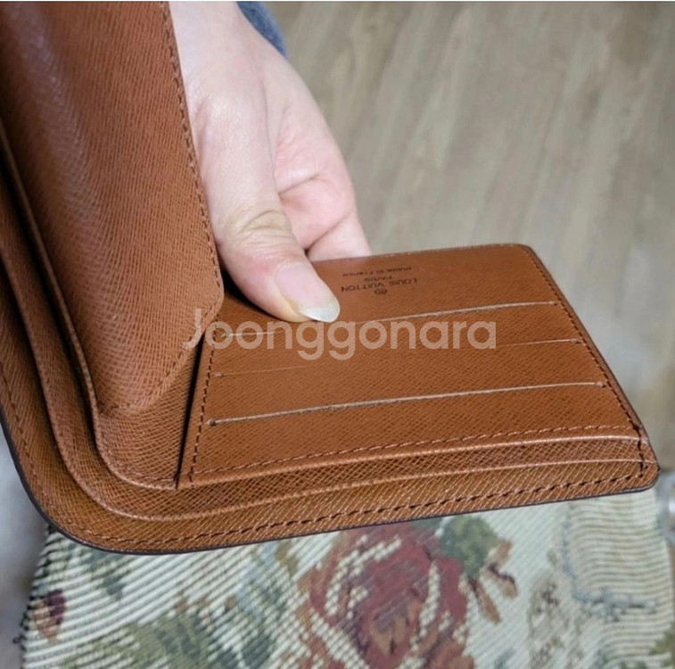 정품 루이비통 반지갑 새상품급 잠시사용 1회--4