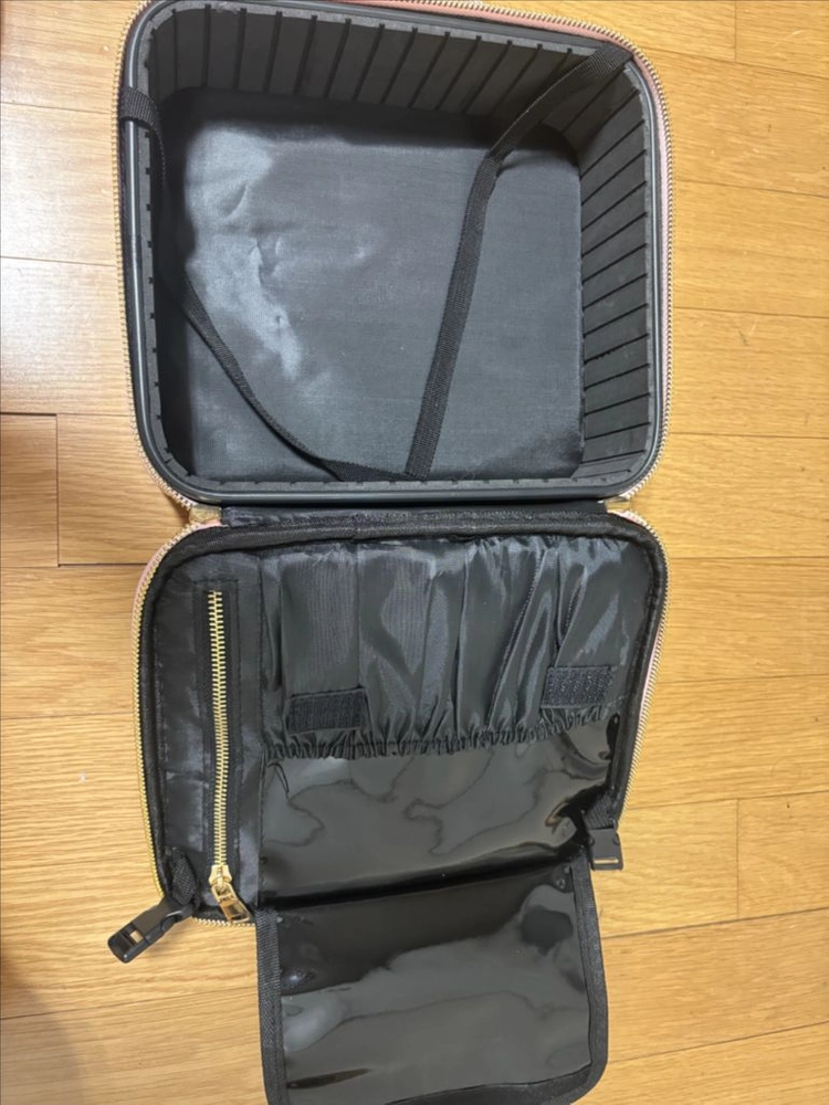 여행용 메이크업 가방 이미지