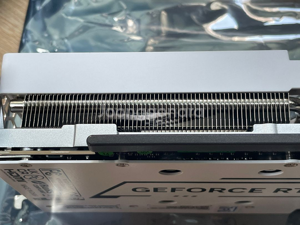 galax 5070ti white oc--1