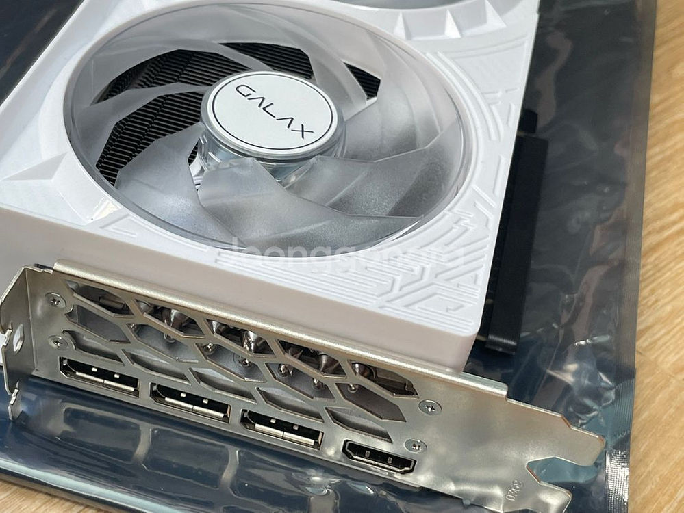 galax 5070ti white oc--5