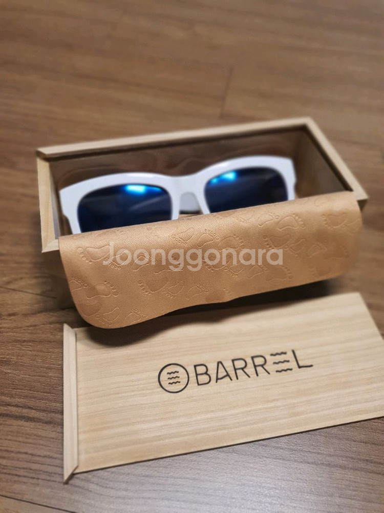 수퍼트램프 화이트 선글라스--4