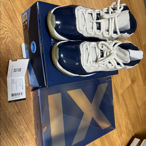 조던11윈라이크 265사이즈