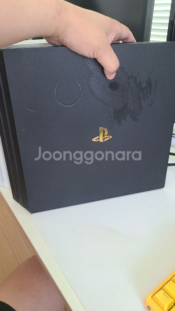 플스4프로 1T 블랙 + 듀얼쇼크 1개 + 라오어1CD--7