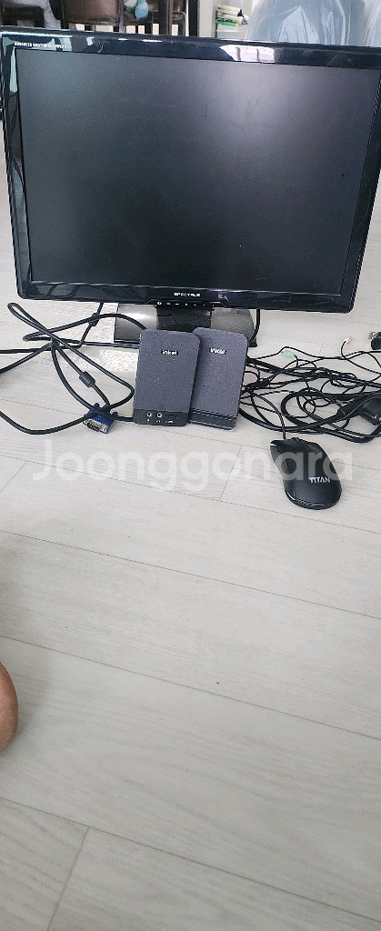 컴퓨터 모니터 . 스피커--1