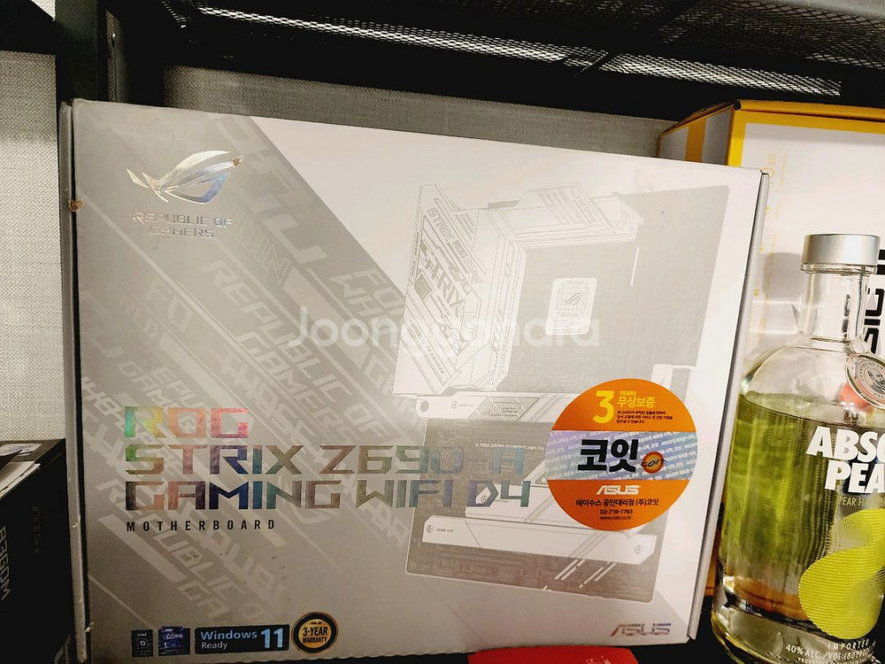 초고사양 화이트 게이밍 컴퓨터 풀세트 판매합니다--7