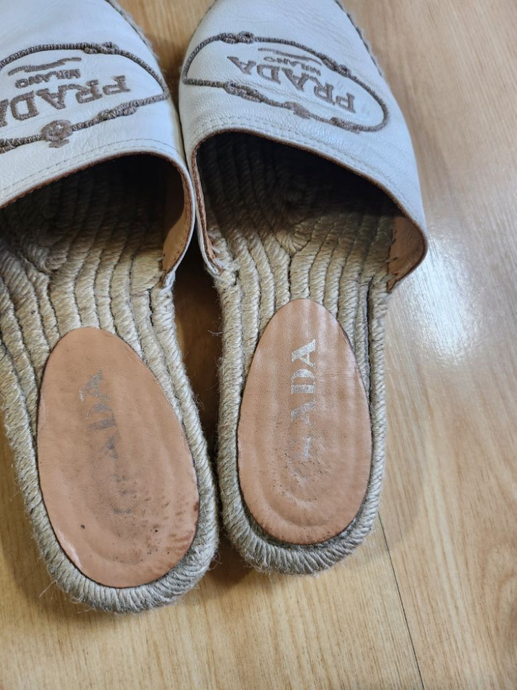 프라다 에스파듀류 뮬슬리퍼--1