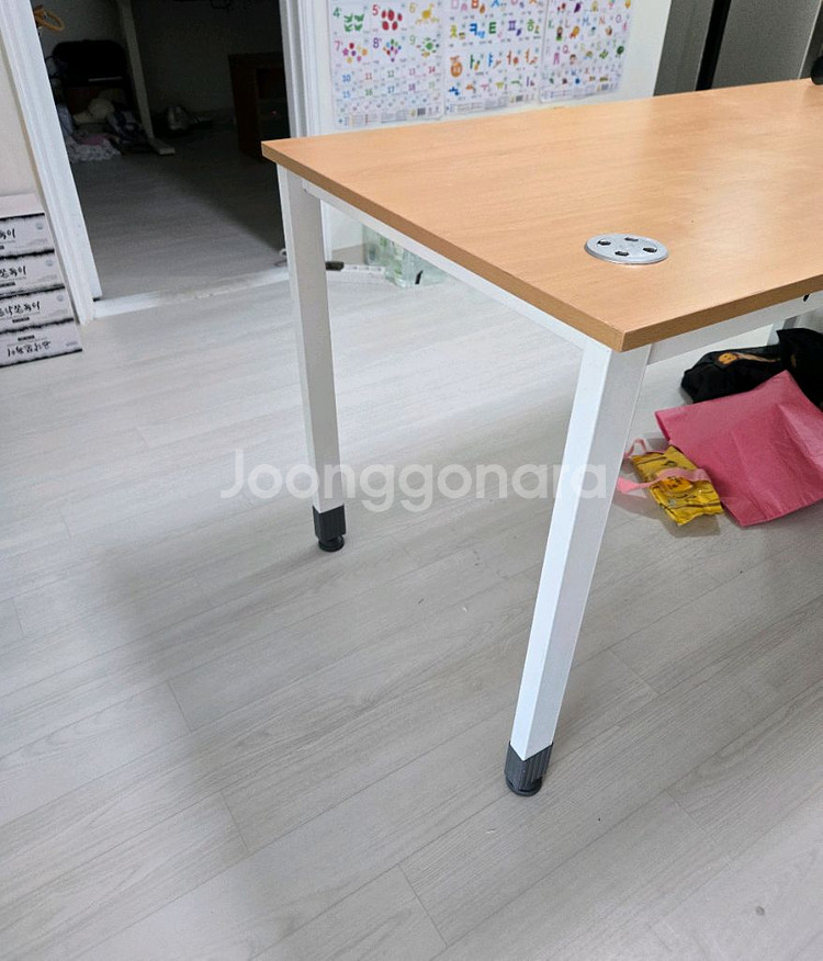 책상 길이 140cm 폭 70cm 나눔--1