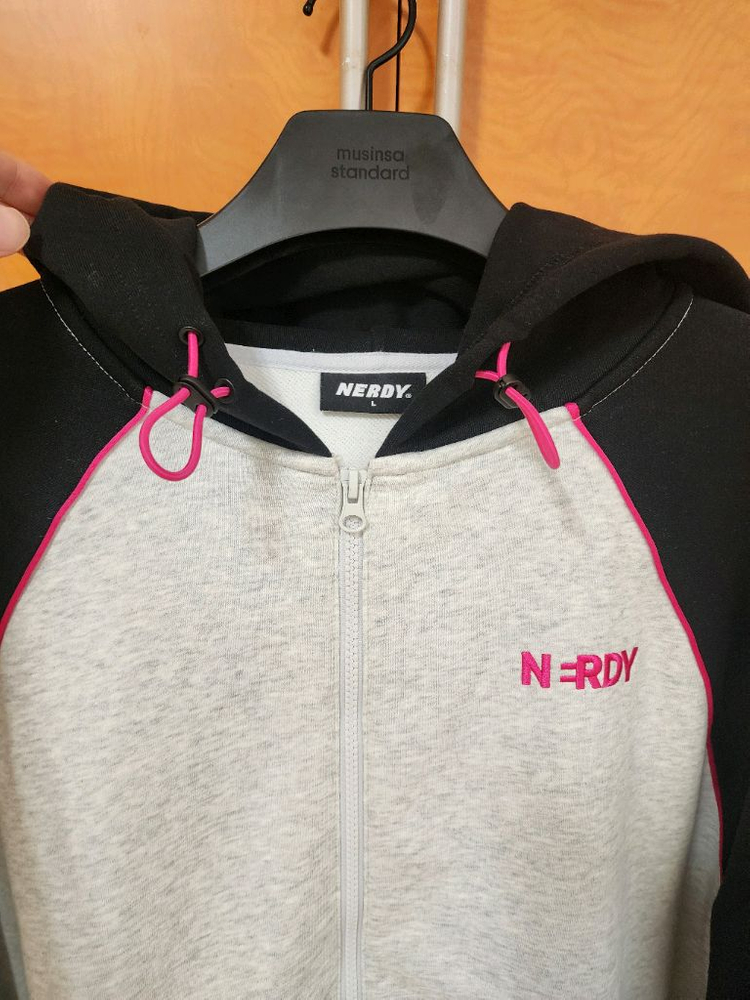 널디(NERDY) 후드 팝니다.--2