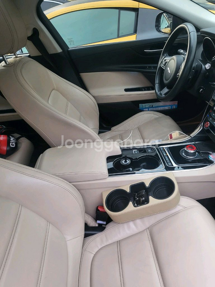 2017년식 재규어 XE 2.0 awd--4