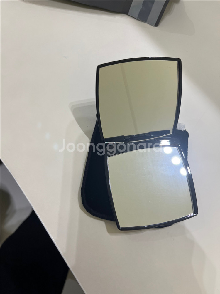 샤넬 뷰티 거울 증정품 화이트 블랙 레드 새상품--1